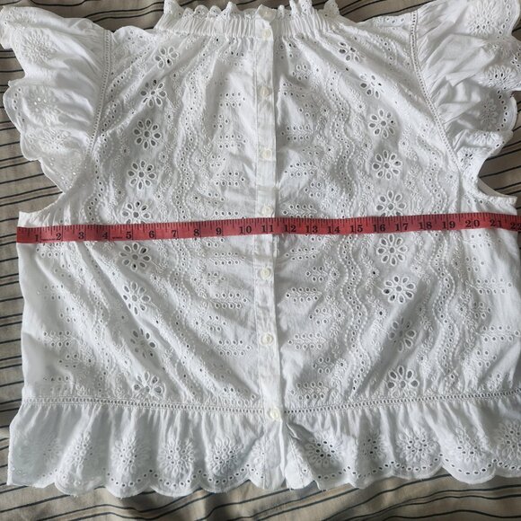 Bailey 44 White Eyelet Crop Top. Size US XL. Excellent preowned condition. - Picture 5 of 8